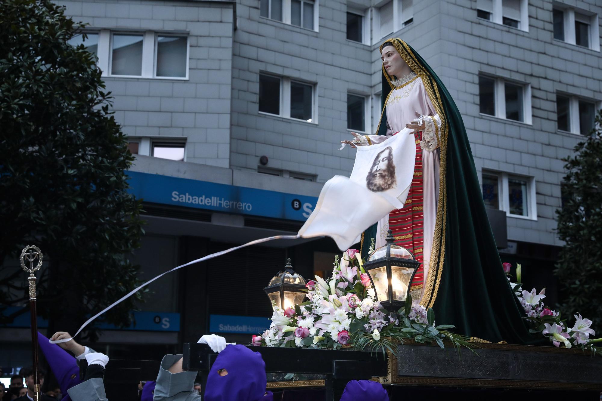 En imágenes: procesión del Miércoles Santo en Gijón