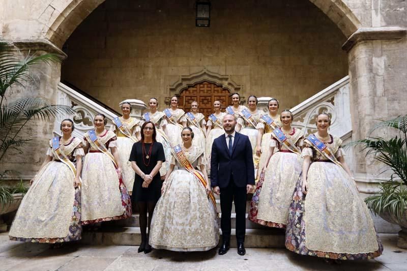 La Diputació de València recibe a las comisiones falleras