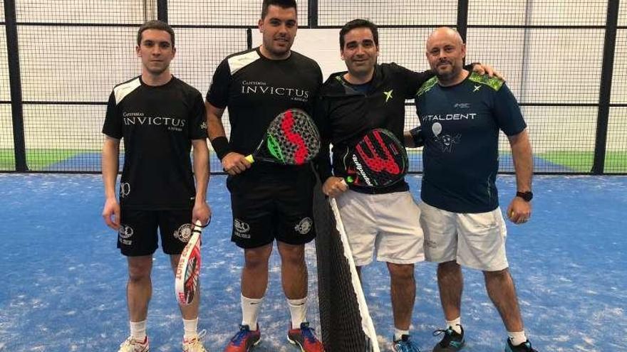 Parejas del duelo Invictus Estrada Pádel-Vitaldent Arousapádel B.