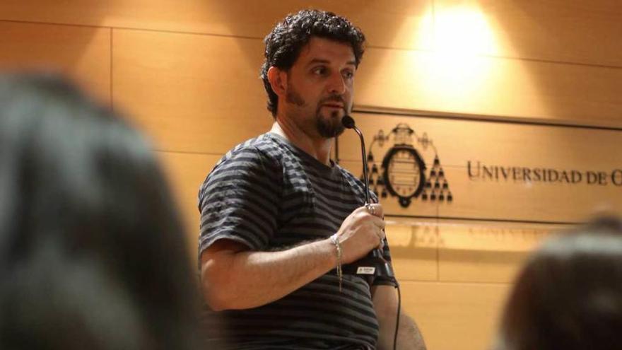 Iván Rotella, en un curso sobre sexualidad de la Universidad de Oviedo.