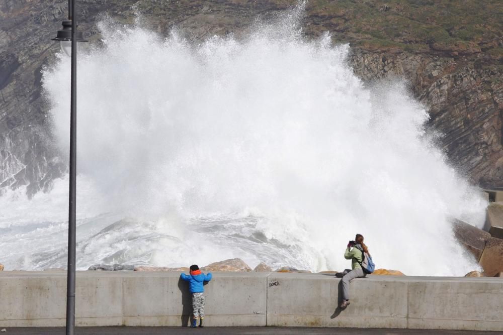 Temporal en Puerto de Vega.