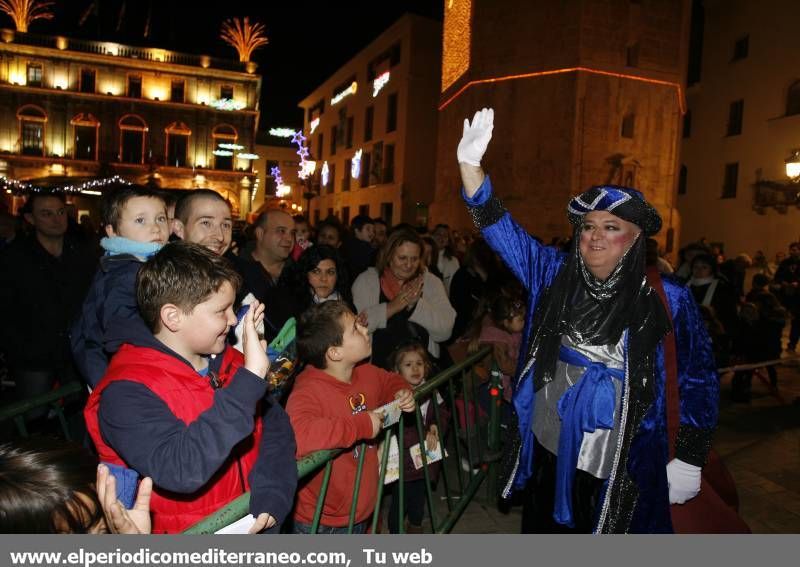 GALERIA DE IMÁGENES - Miles de niños disfrutan de la gran fiesta del Cartero Real