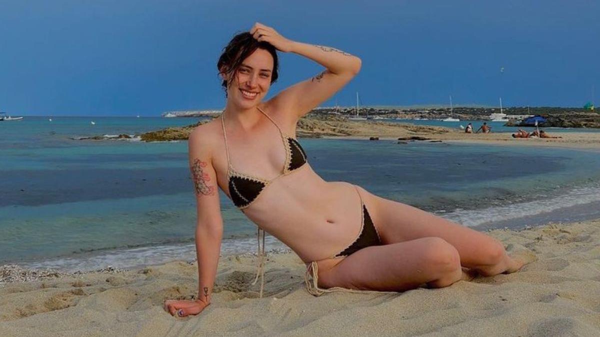 Machaca con una frase al ‘hater’ que criticó su foto: “si no tienes tetas, ¿por qué subes fotos en  bikini?”