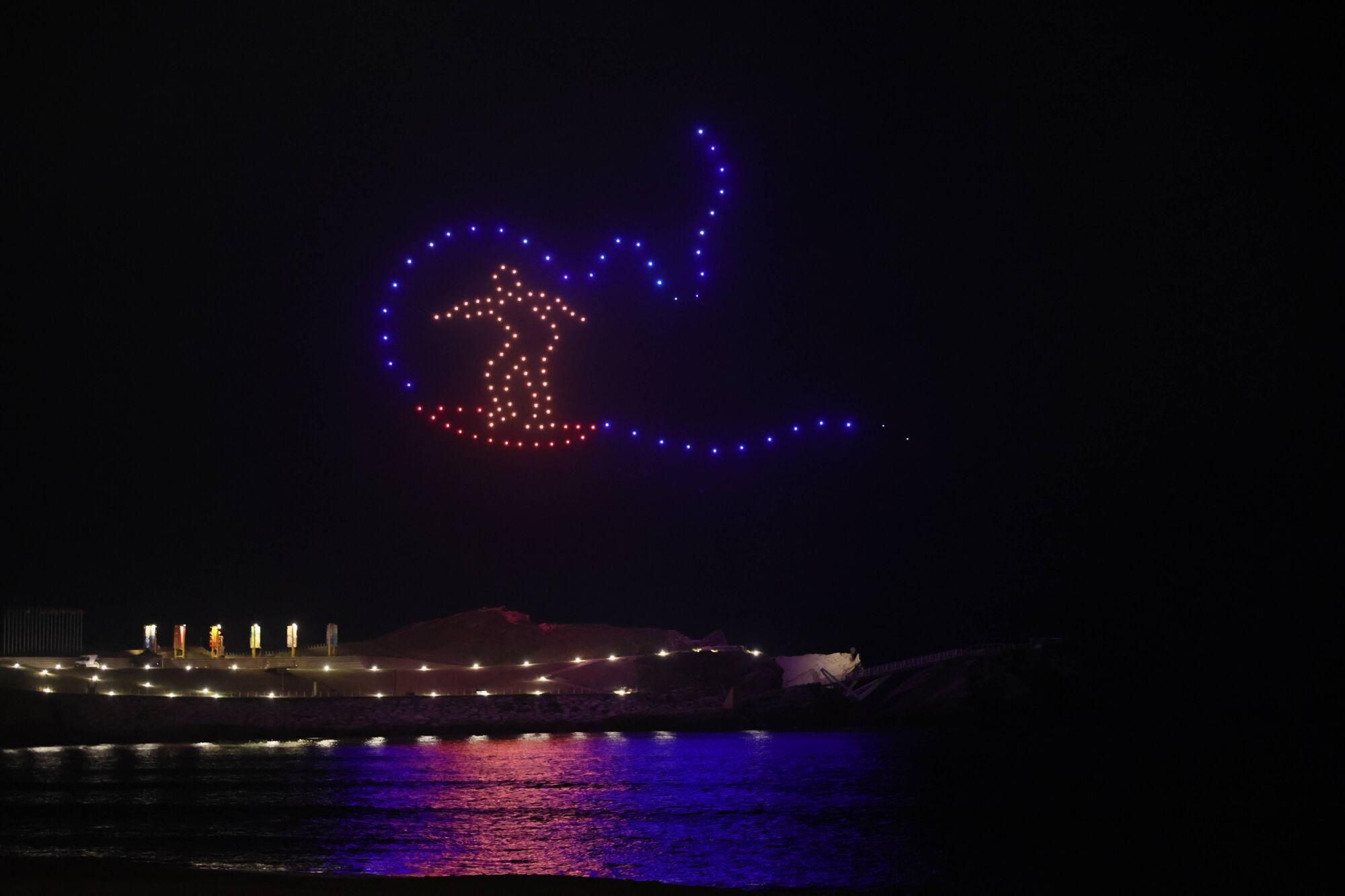 En imágenes: Así fue el show de drones sobre Salinas