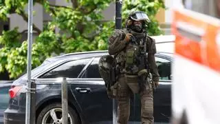 La policía alemana libera a dos rehenes, ilesos, horas después del atraco a un banco cuyo autor o autores se han dado a la fuga