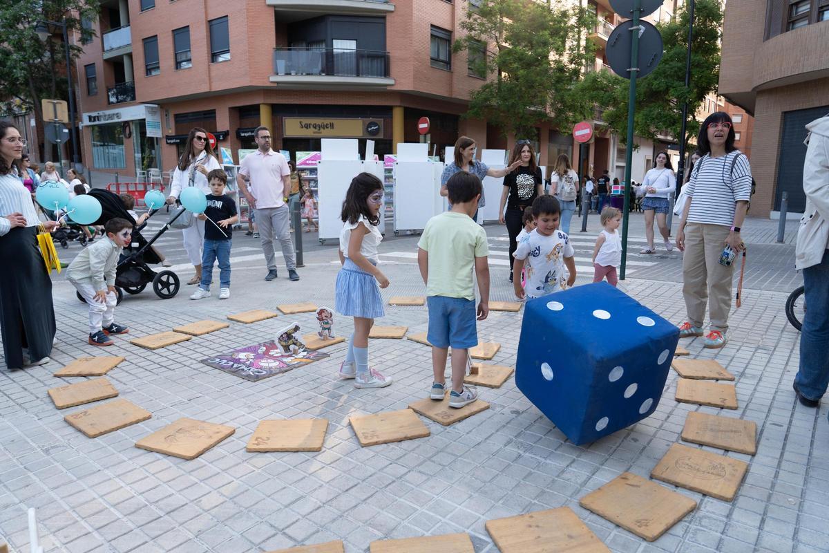 Durante el festival de primavera de Ontinyent se organizaron juegos para los más pequeños.