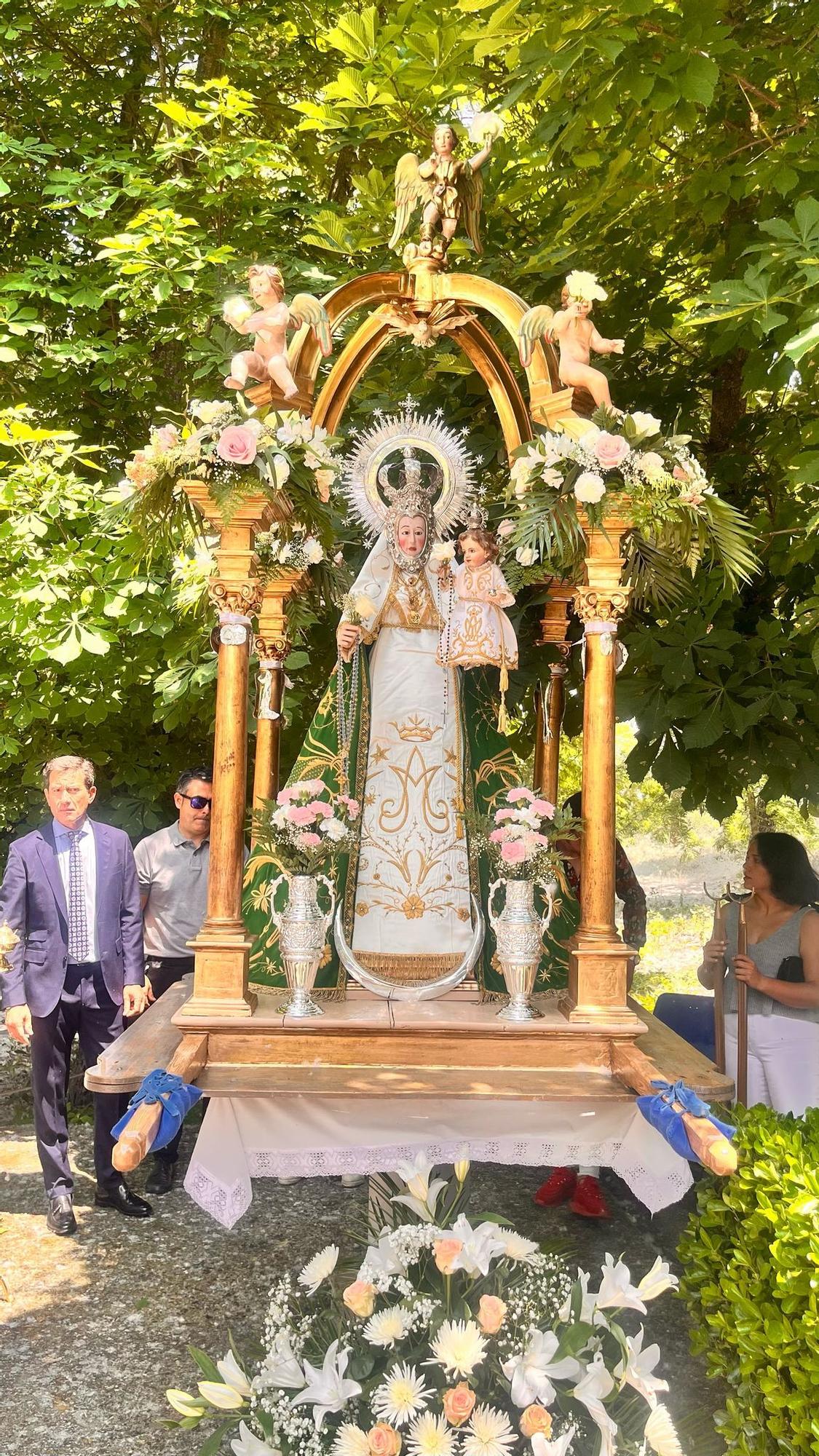 La Virgen del Olmo festeja su día grande en Villaescusa
