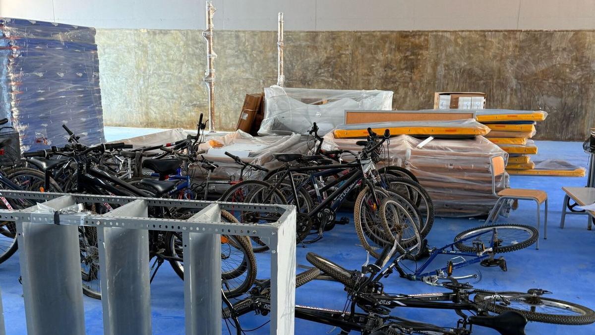 El gimnasio del IES Enric Valor de Picanya sigue cerrado.