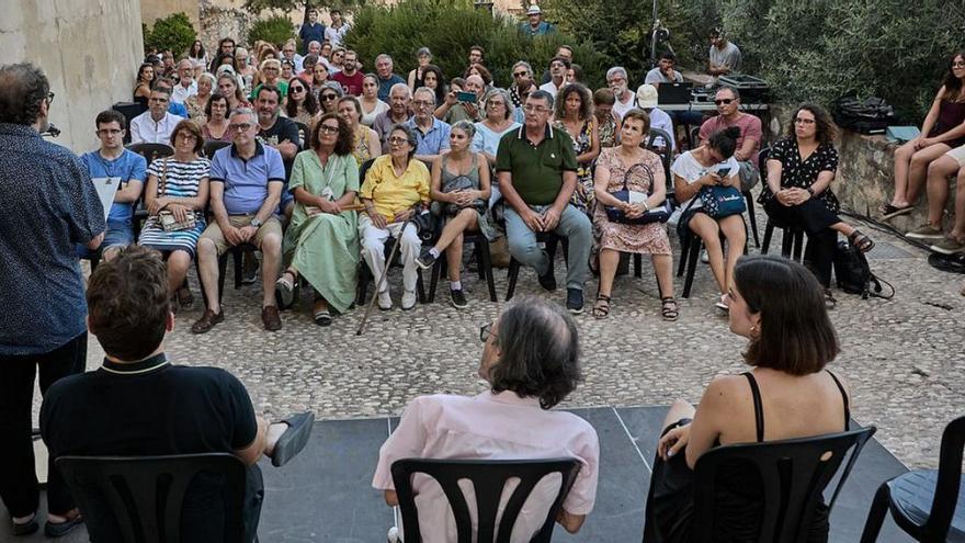 «Estiuvers» se inicia en la Porta de la Muralla | NATXO FRANCÉS