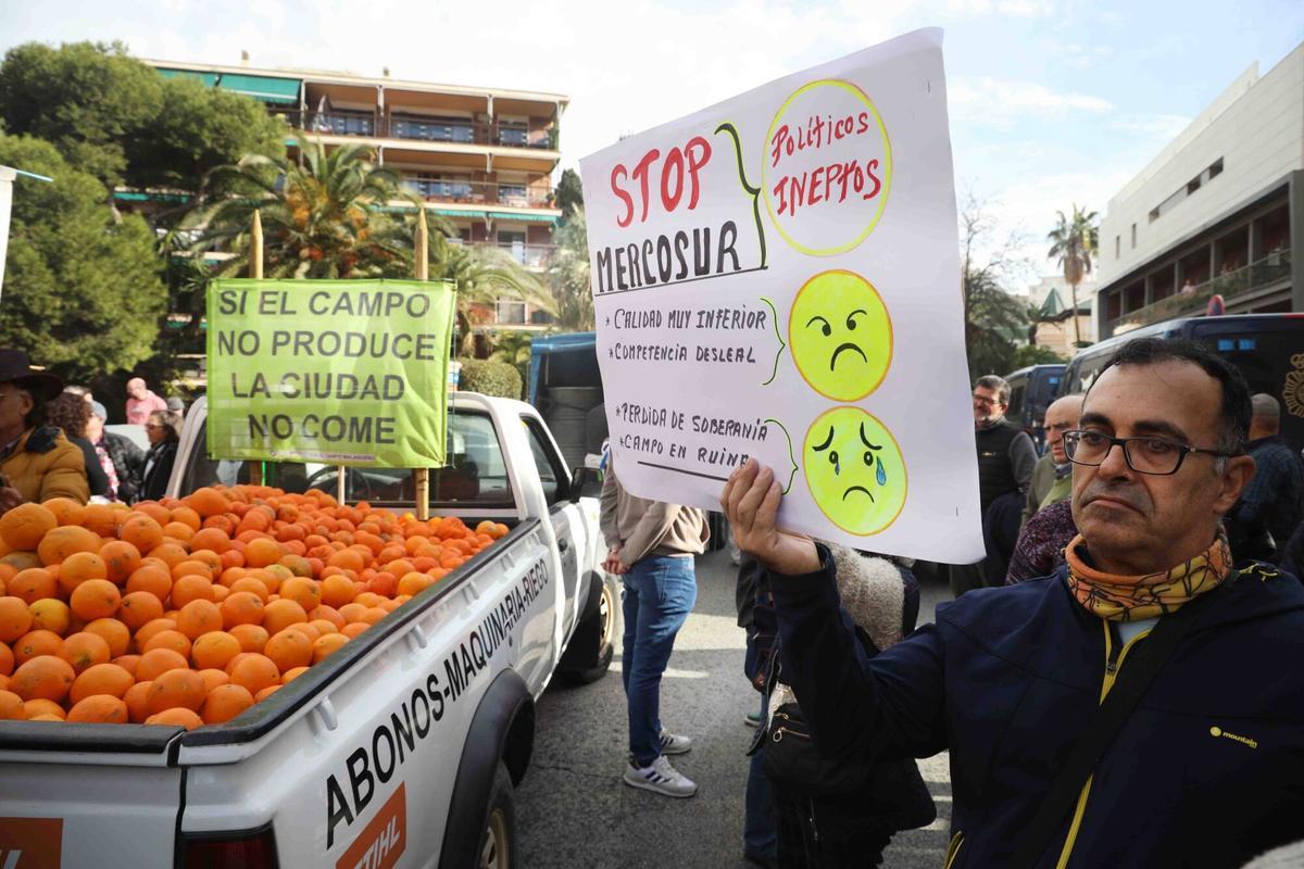 Protestas del campo malagueños, tras la firma del acuerdo Mercosur