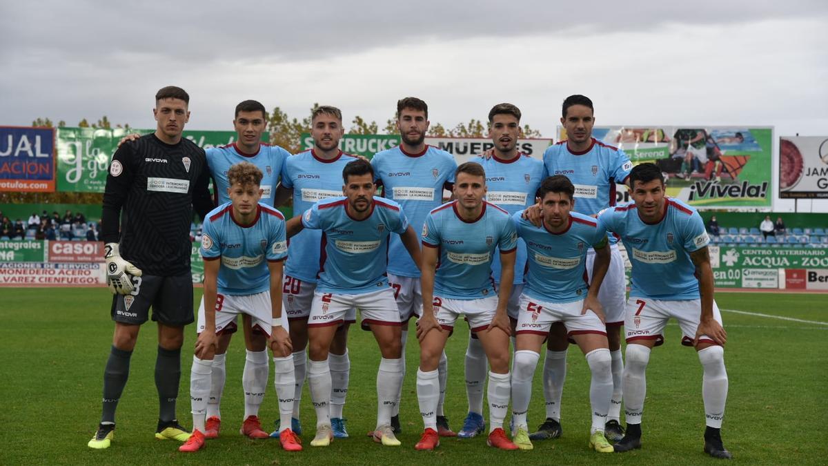 Equipo titular del Córdoba CF que inició el encuentro, este sábado, en el Municipal Villanovense.