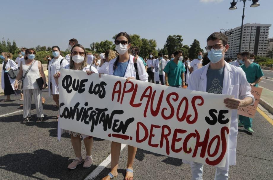 Los MIR mantienen la huelga indefinida en la Comunitat Valenciana