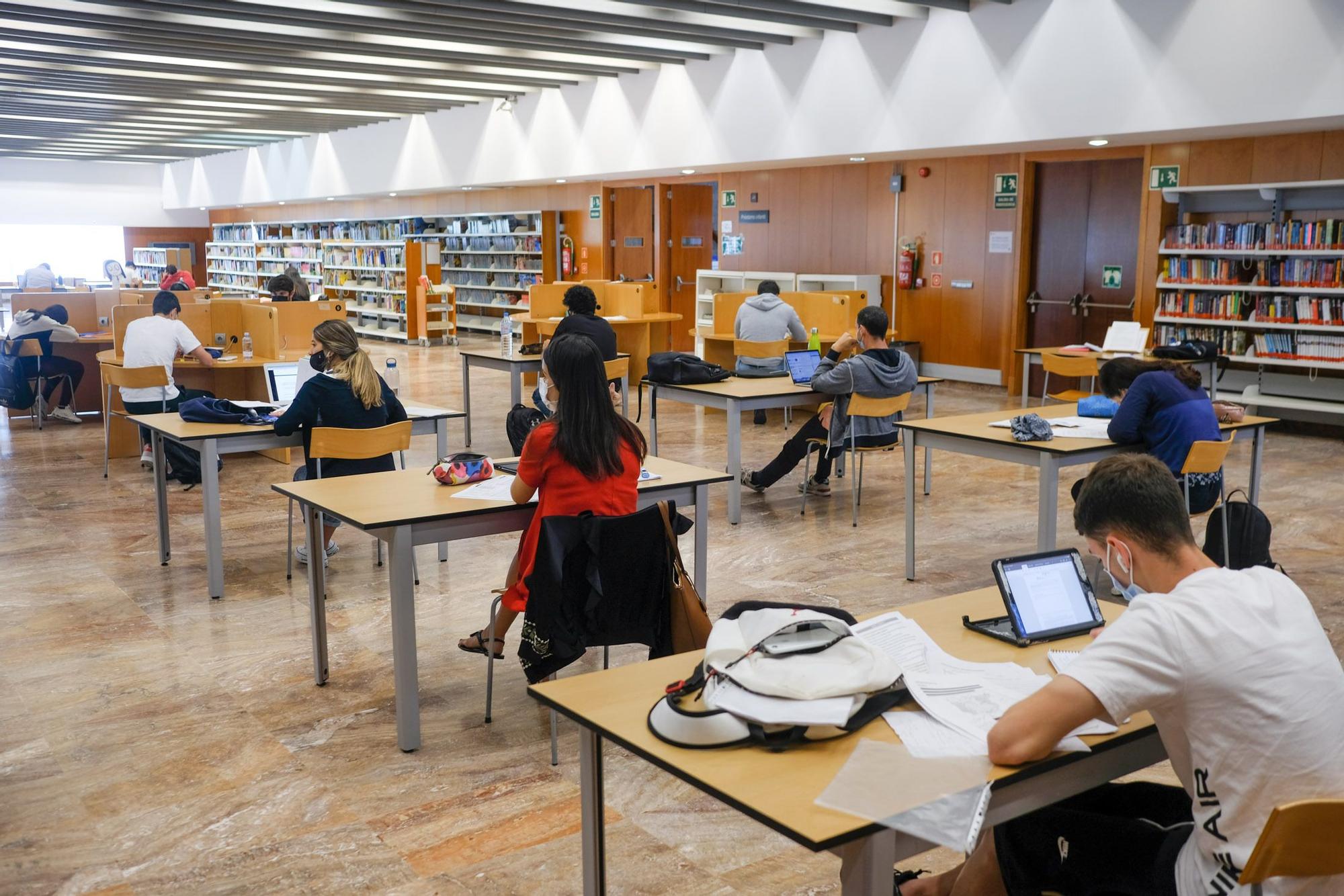 Así preparan los alumnos canarios la EBAU