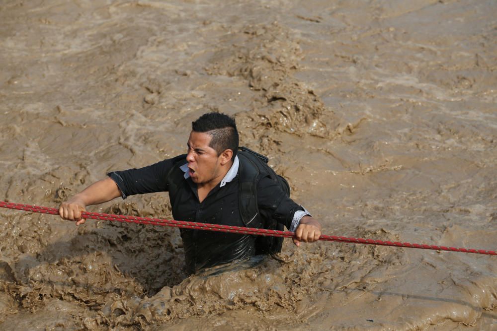 Las inundaciones dejan decenas de muertos y miles de damnificados en Perú.