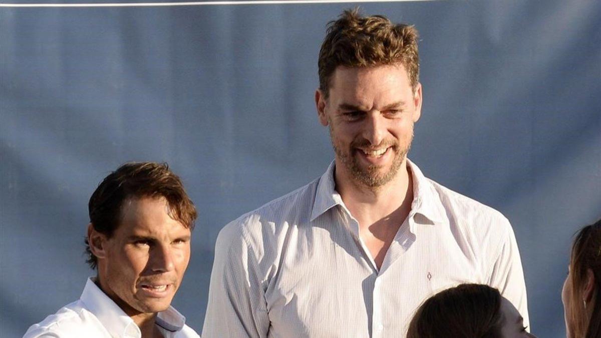 Pau Gasol junto a Rafa Nadal en un acto este verano