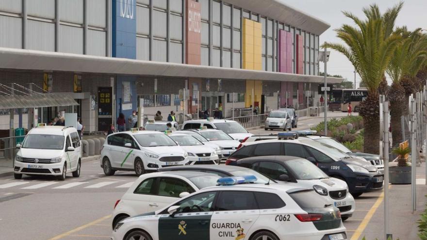 Seis ‘taxis pirata’ de Ibiza, denunciados por las grabaciones de las cámaras instaladas en el aeropuerto
