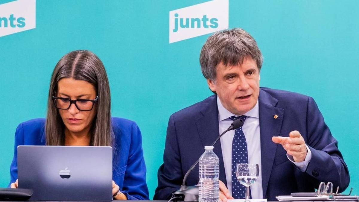 Puigdemont tacha al PSOE de «irresponsables» y denuncia una campaña contra Junts