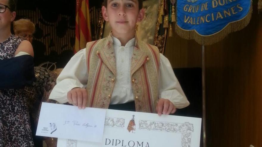 Entrega de premios en el Concurs de Declamació en Llengua Valenciana a la Mare de Deu Desamparats