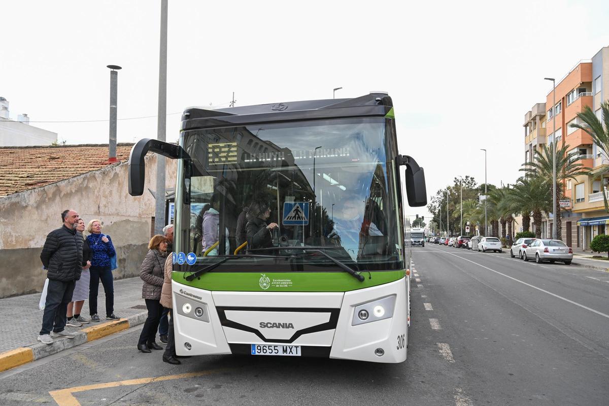 Nuevo servicio de autobús para las pedanías, implementado en 2025 en Elche