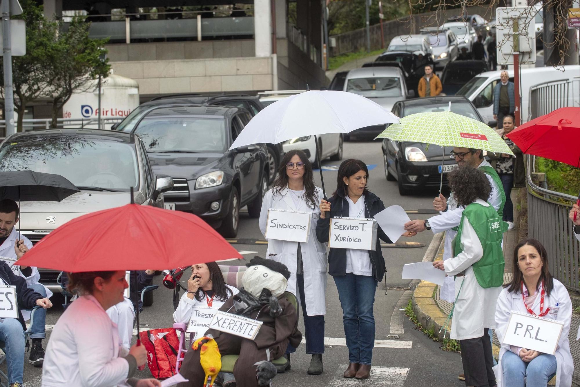 Personal del hospital de A Coruña protesta por la «nefasta gestión» en el traslado a ExpoCoruña