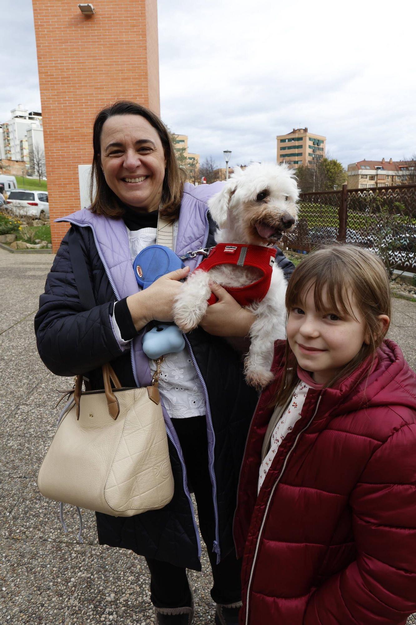 Bendición mascotas en Gijón en la parroquia de Viesques