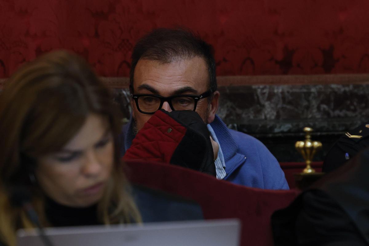 El exasesor del exministro Jose Luis Ábalos, Koldo García (c), durante la audiencia preliminar en el Tribunal Supremo del juicio de las mascarillas, a 12 de febrero de 2026, en Madrid (España).