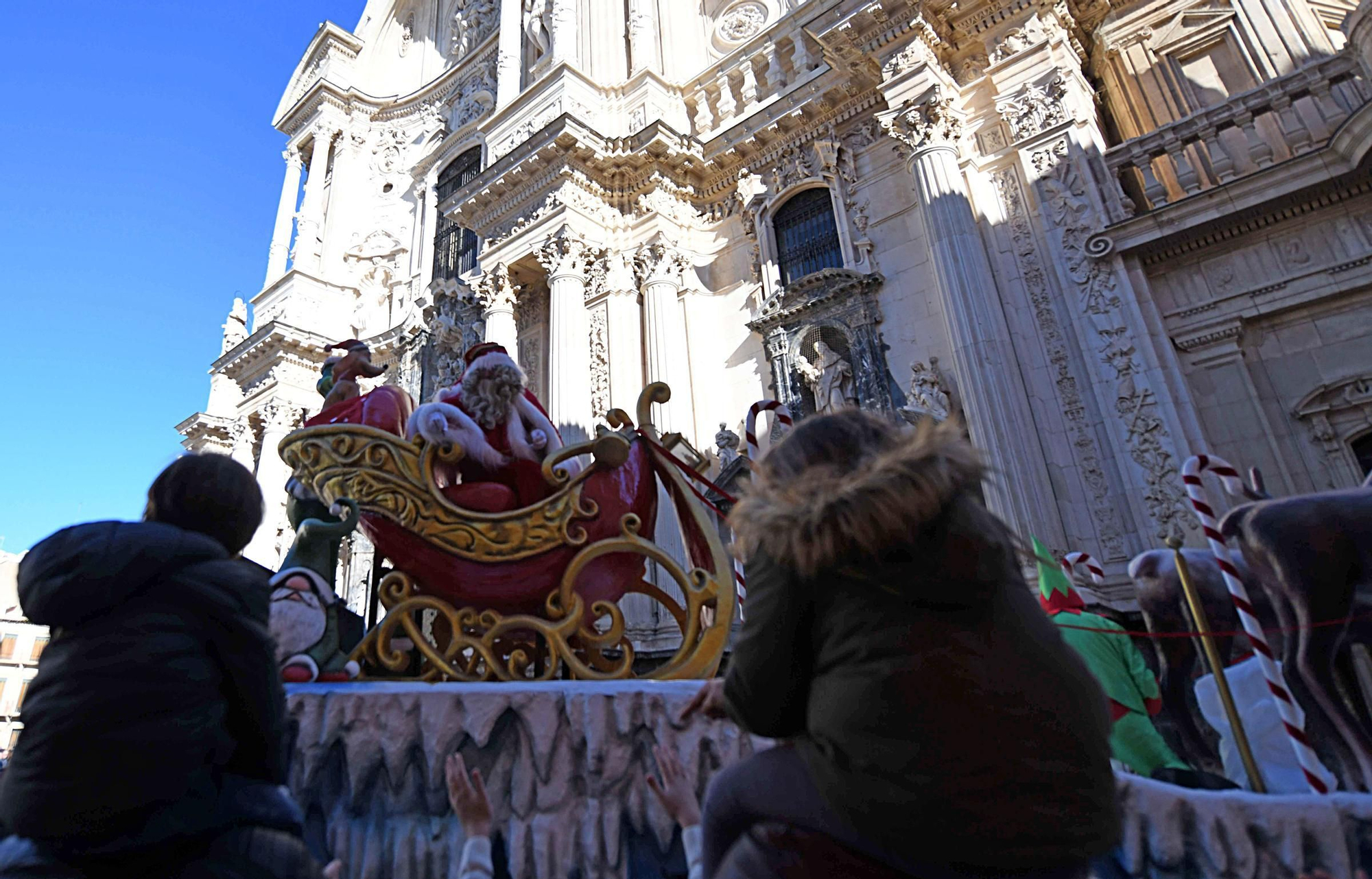 Las mejores imágenes del desfile de Papá Noel en Murcia