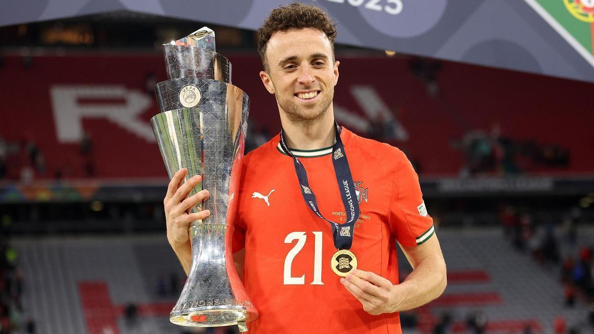 Diogo Jota con la Nations League conquistada semanas antes de su fallecimiento.