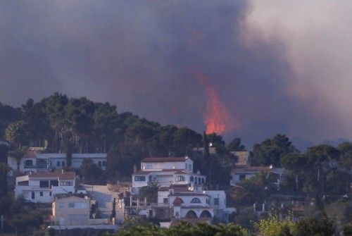 Incendi forestal a peu de les Gavarres