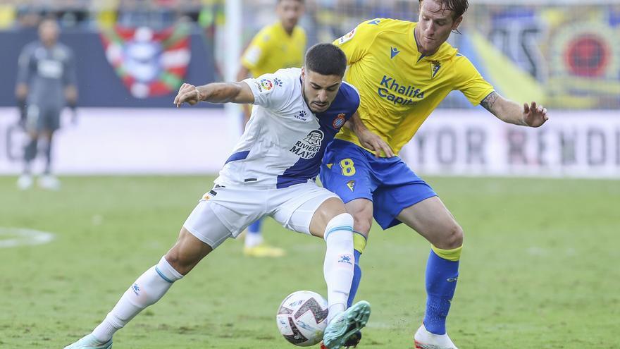 Cádiz y Espanyol empatan en un partido de alternativas