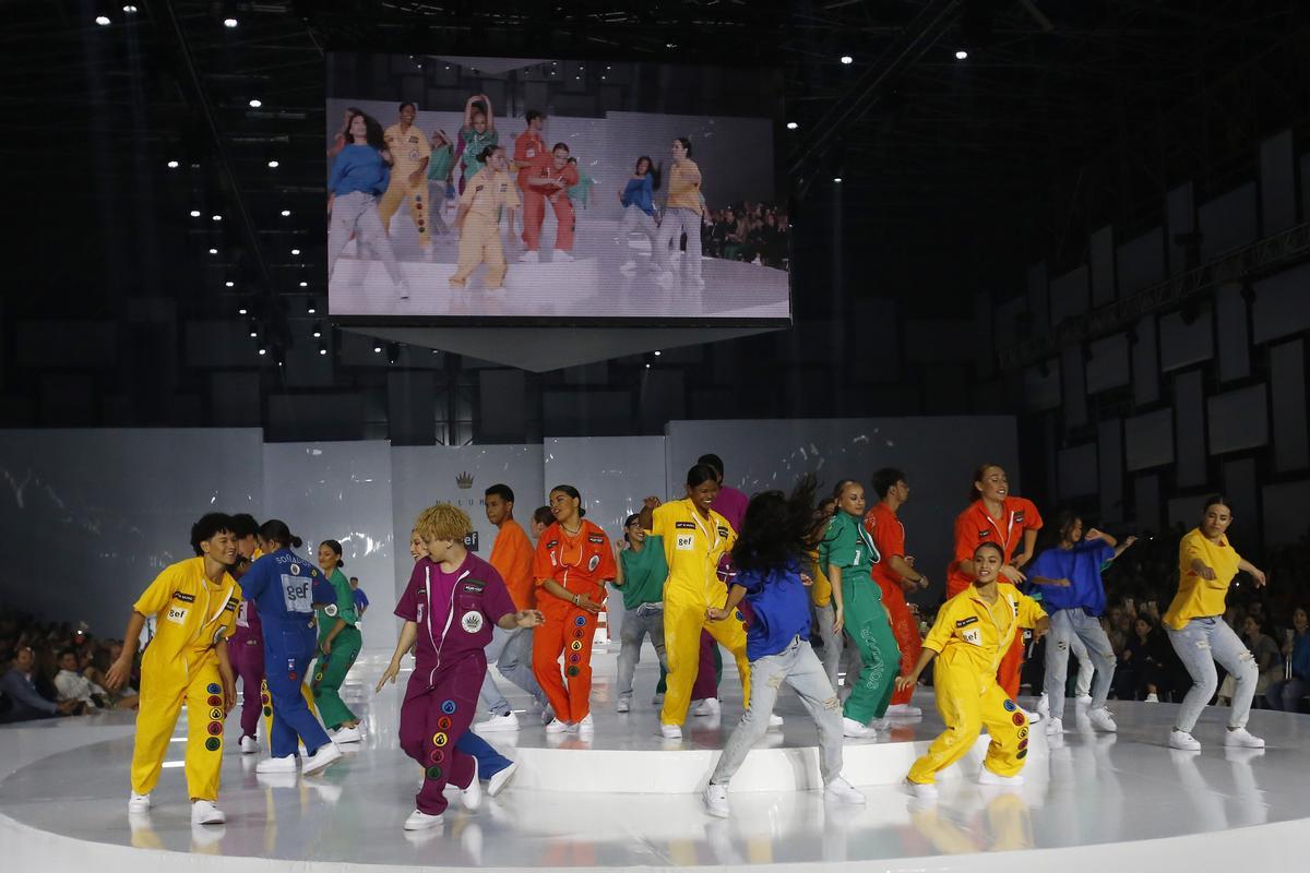 Así es la colorida colección de moda unisex diseñada por Maluma para la marca de ropa GEF