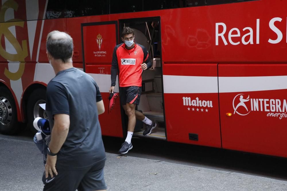 Entrenamiento del Sporting en El Molinón