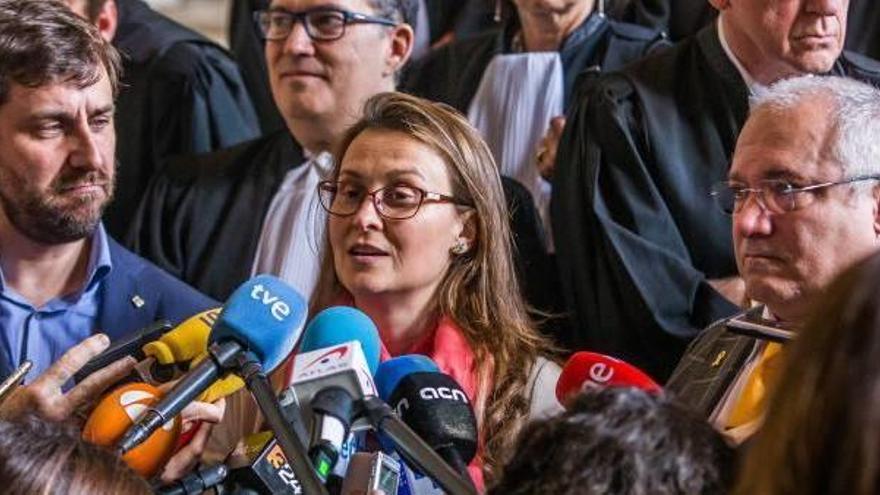 Comín, Serret i Puig atenent els mitjans, dimecres passat