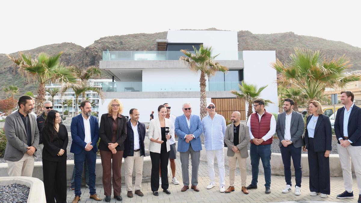 Un instante la inauguración de la plaza de playa de El Palm-Mar