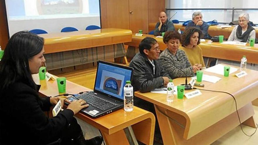 Presentació del projecte olesà a la delegació peruana