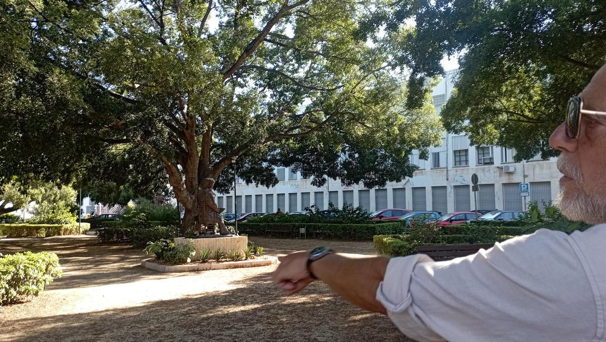 Los vecinos quieren que vuelvan las máquinas del gimnasio para mayores a la plaza de El Ejido.