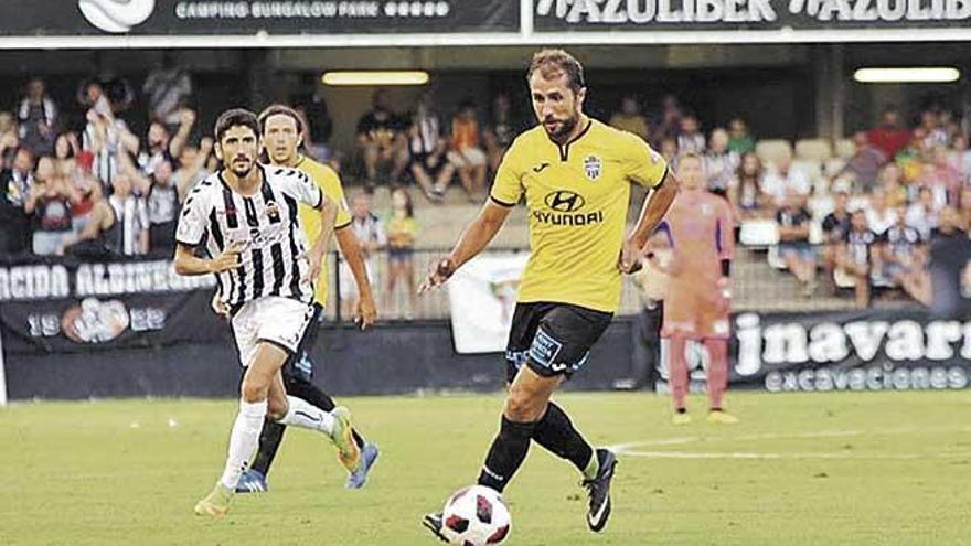 Canario con el balón en el primer partido de liga ante el Castellón que se saldó con empate a uno.
