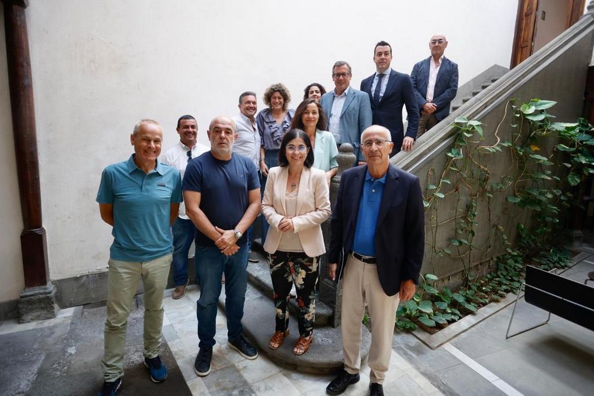 Imagen de la reunión mantenida con los representantes del colectivo turístico de Las Palmas de Gran Canaria.