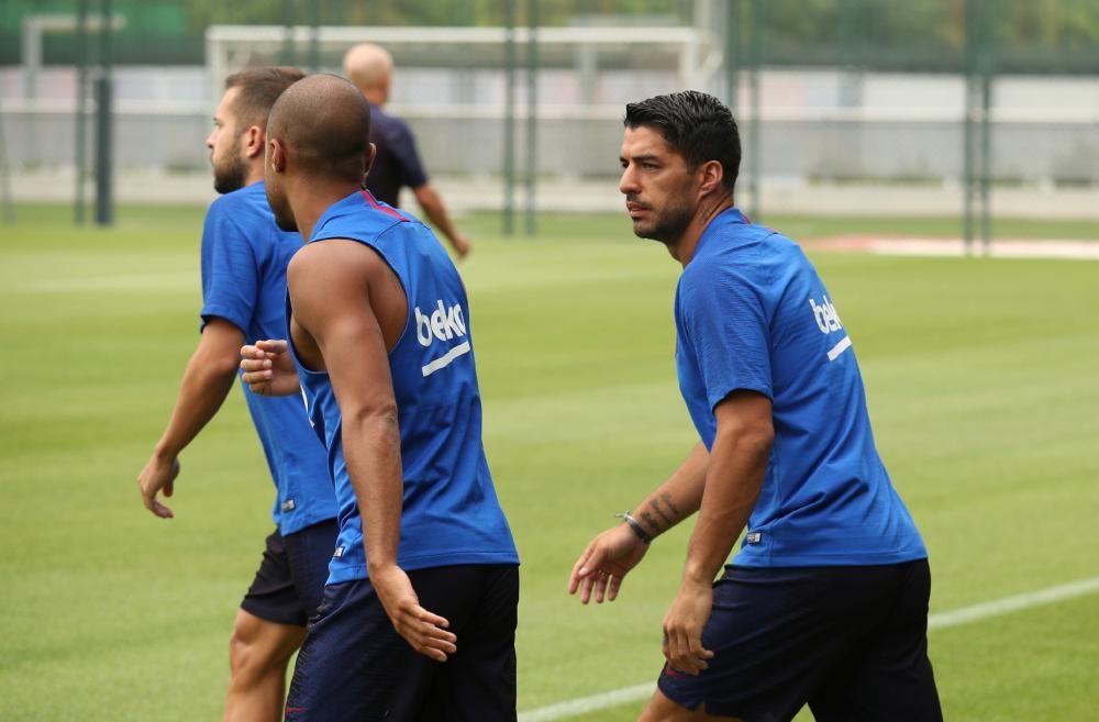 Luis Suárez ja s'entrena amb el Barça
