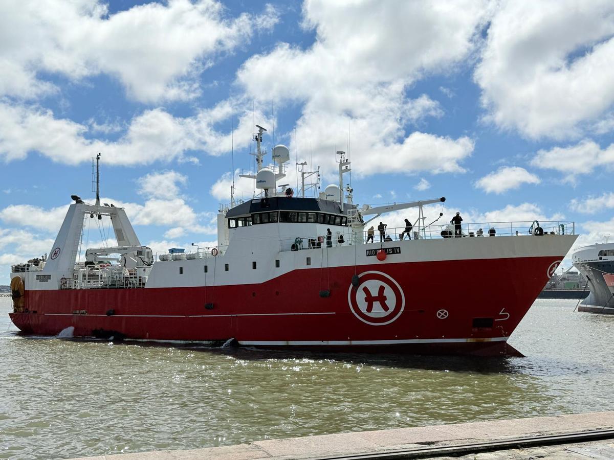 El «Río Solís IV», uno de los dos arrastreros que opera Belnova en Uruguay