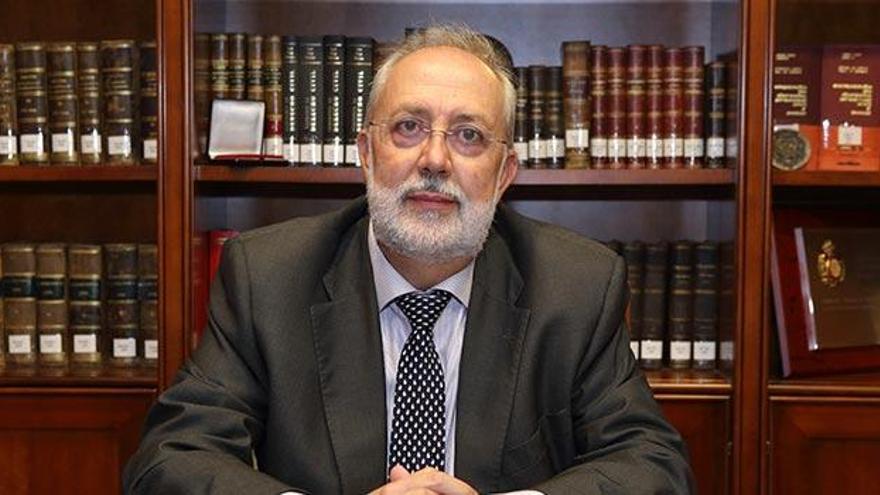 Vicente Pascual Pascual, decano del Colegio de Abogados de Elche