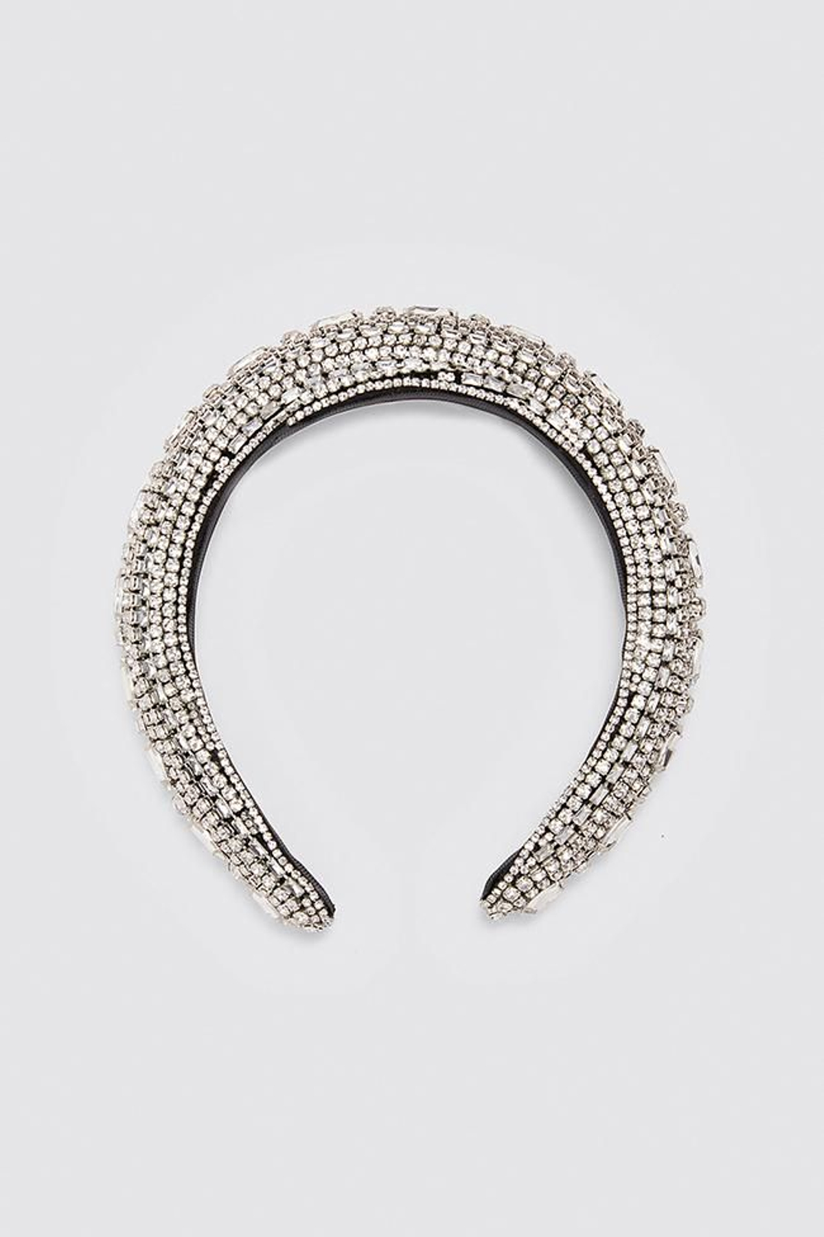 Diadema acolchada con aplicación joya, de Zara