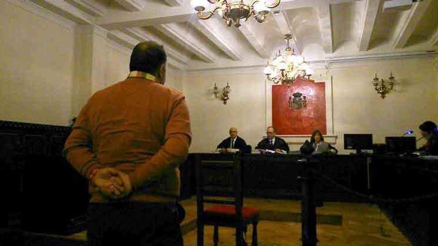 El constructor condenado por estafa comparece ante los magistrados de la Audiencia de Zamora.