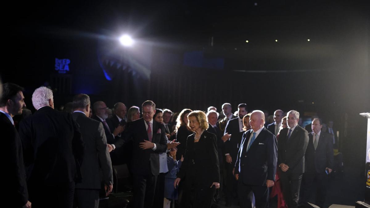 Vítores y aplausos para la Reina Sofía en el Poema del Mar