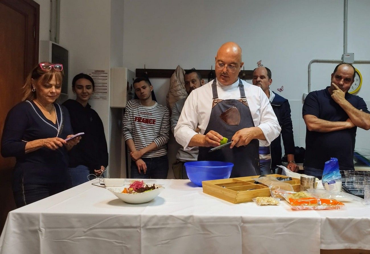 El chef Nelson Pérez protagoniza los nuevos talleres de cocina organizados en Agüimes