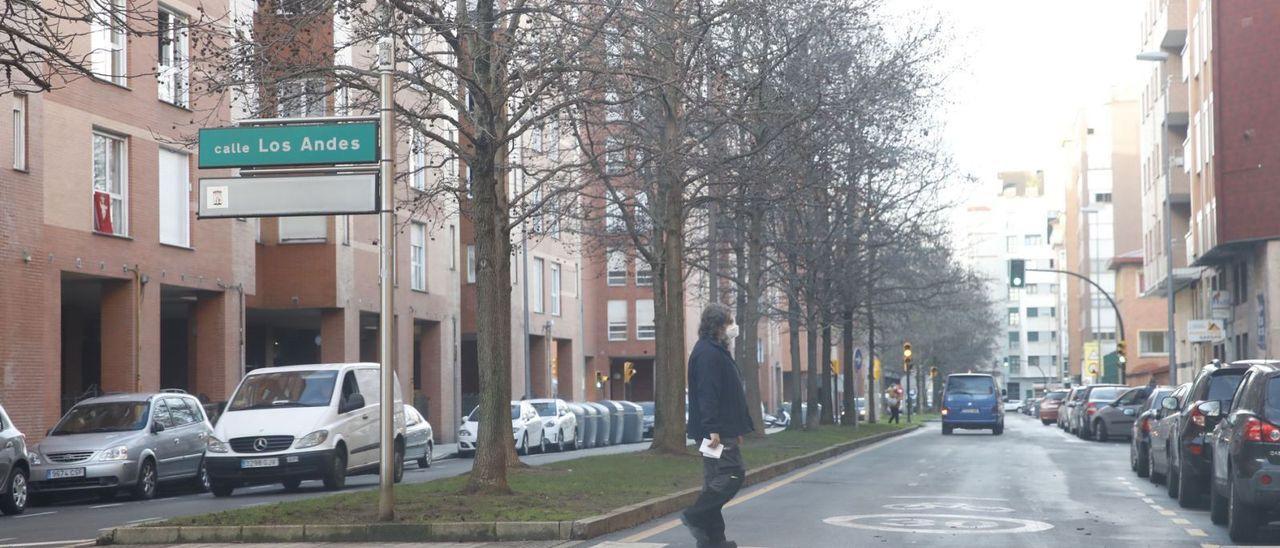 Calle Los Andes, donde se probará el asfalto. ÁNGEL GONZÁLEZ