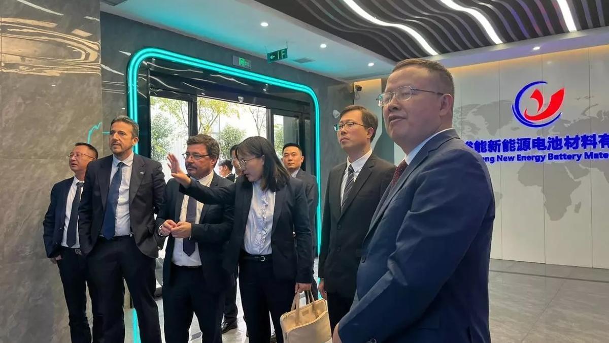 Santamaría en la misión comercial extremeña en China.