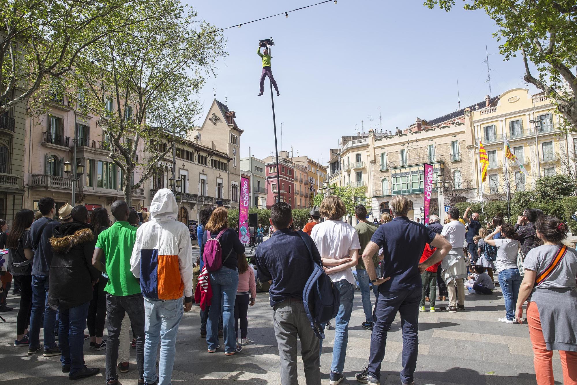 El tercer dia del Festival Còmic omple diversos espais de la ciutat de Figueres