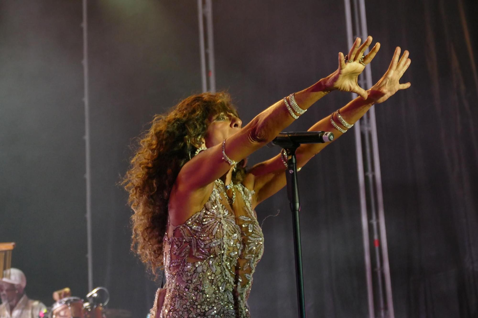 Roses es rendeix davant Rosario Flores a Sons del Món