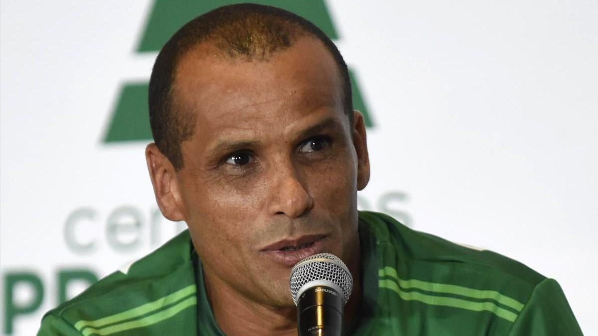 Rivaldo cree que Koeman lo está haciendo bien juntando a los jóvenes con los Messi, Busquets o Jordi Alba